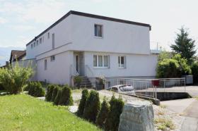 Продажа жилого и коммерческого здания с сауной и крытым бассейном