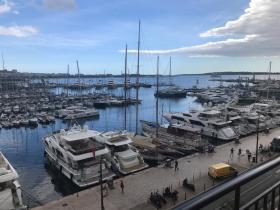 Квартира в Каннах у подножия яхт, вид на море и набережную Круазетт