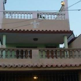 Продается здание с террасой и бассейном