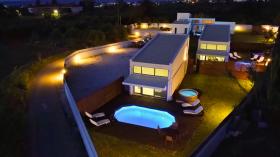 3 роскошных современных виллы на продажу в 1км от пляжа