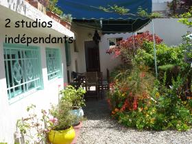 2 studios indépendants dans jardin privé