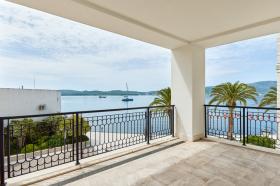 Роскошная квартира в клубном комплексе Porto Montenegro