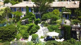 Всемирно известный сад, гостевой дом и художественная студия Le Vallon du Brec