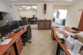 Продается магазин в центре Будапешта, на улице Ловаг