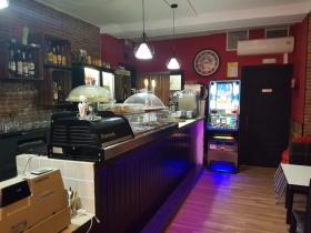 Продается коммерческое помещение бар-кафетерия с ремонтом в порту Камбрильс