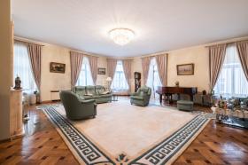 4-комнатная квартира в центре Москвы