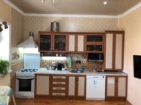 Срочно продается дом из 2 этажей с участком земли 5 соток